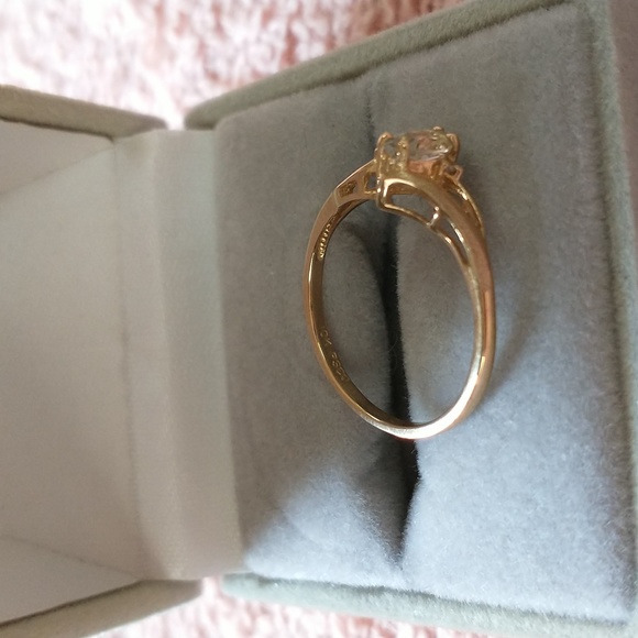 10k solid gold April birthstone ring - Picture 5 of 7